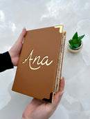 Bíblia com nome courino caramelo