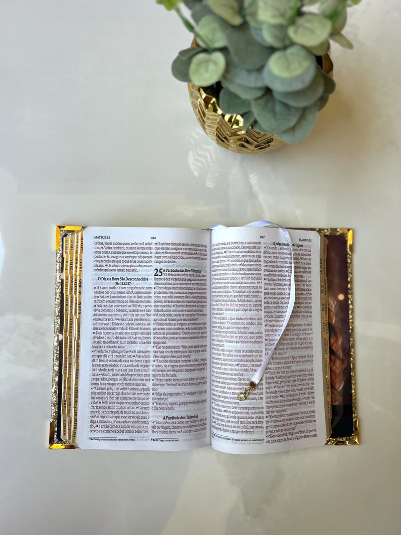 Combo Bíblia Lamparina Glitter Dourado + cartela de índice