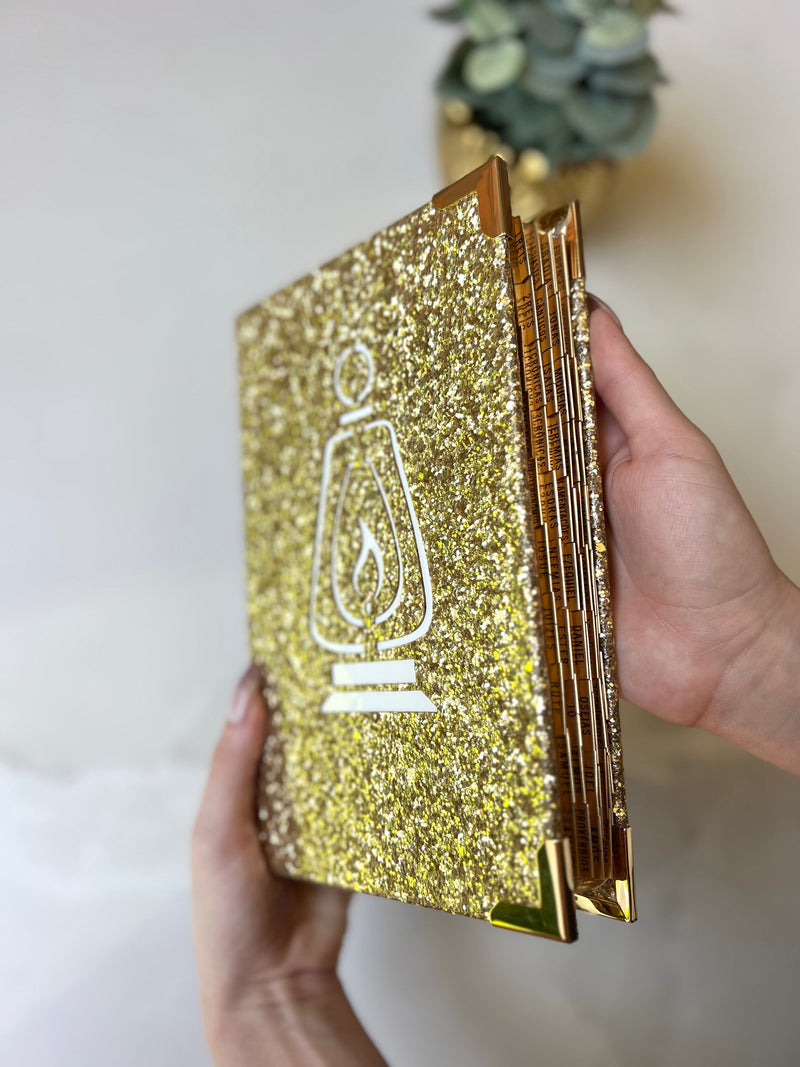 Combo Bíblia Lamparina Glitter Dourado + cartela de índice