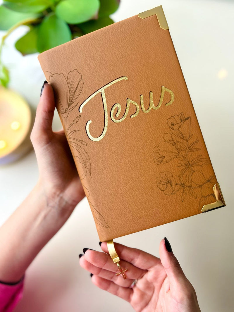 Bíblia com nome courino Caramelo Floral