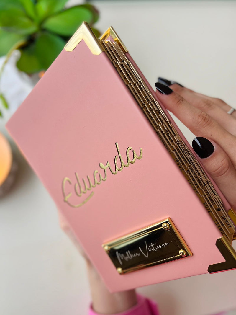 Combo Bíblia com nome courino Rose Vintage + Placa Grande + Cartela de índice